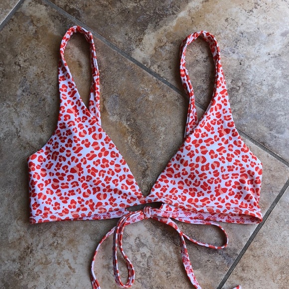 Super cute orange cheetah bikini top - Picture 1 of 4